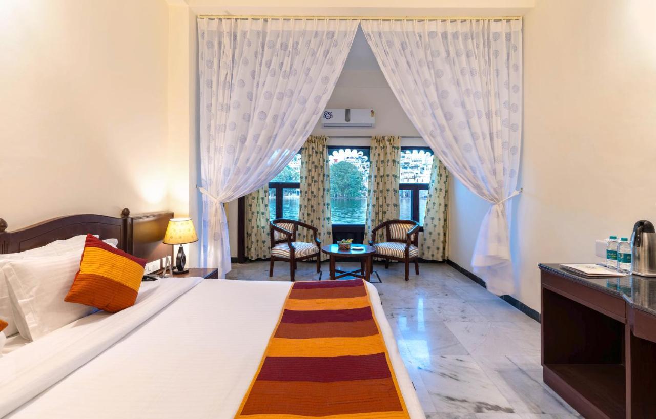 Sarovar - Facing Boutique On Pichola Udaipur