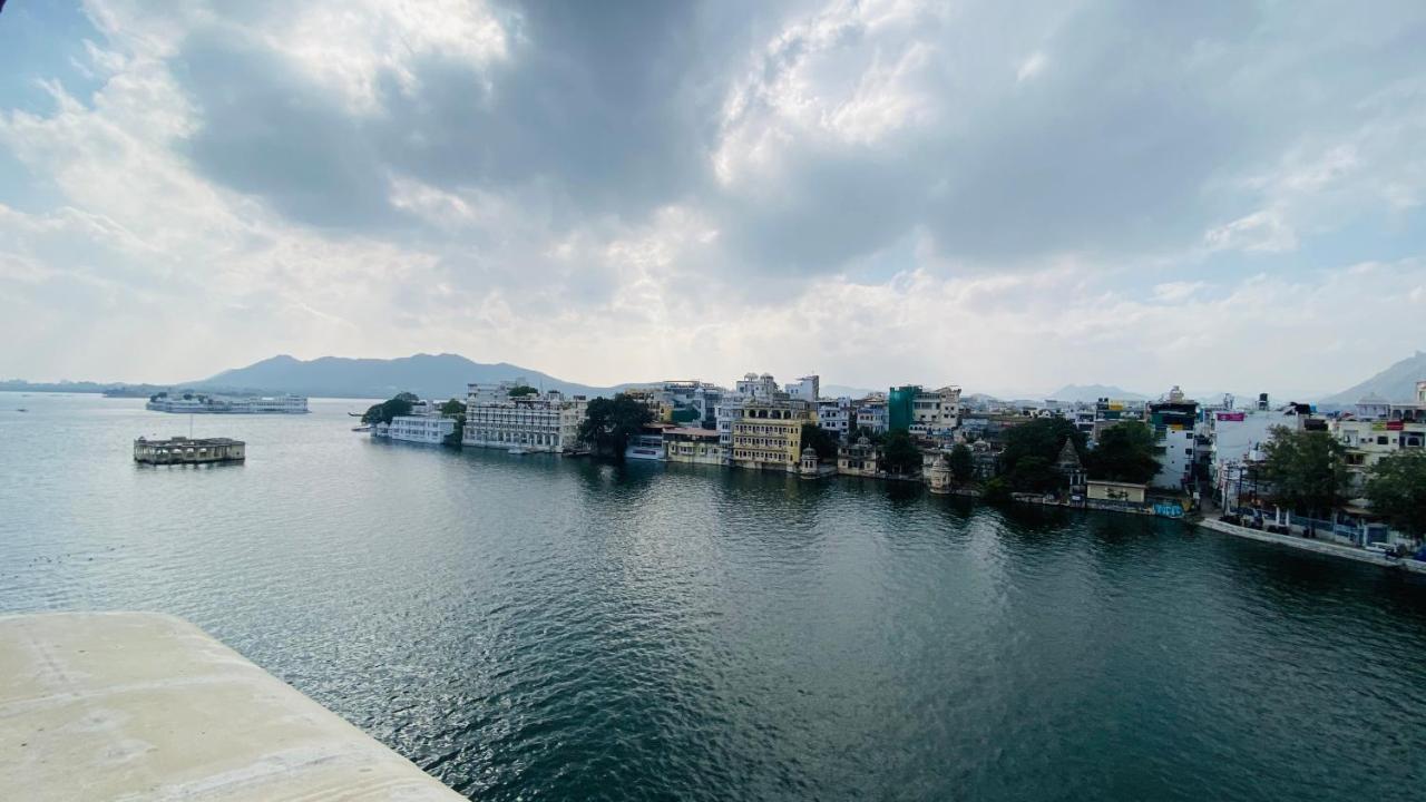 Hotel Kesar Palace