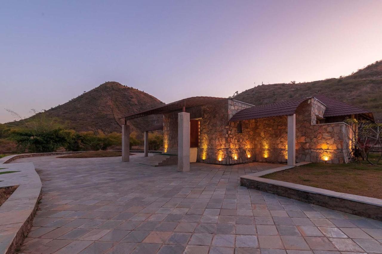 Shivnandani Farms By Vista Villa