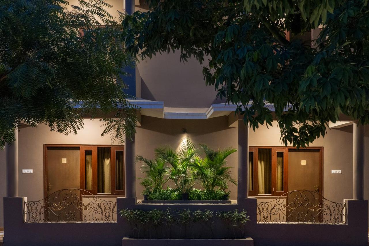 Resort Araliayas & 4*