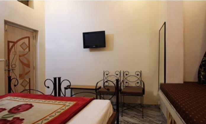 Bed & Breakfast Heritage Haveli 2*