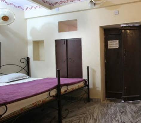 Bed & Breakfast Heritage Haveli 2*