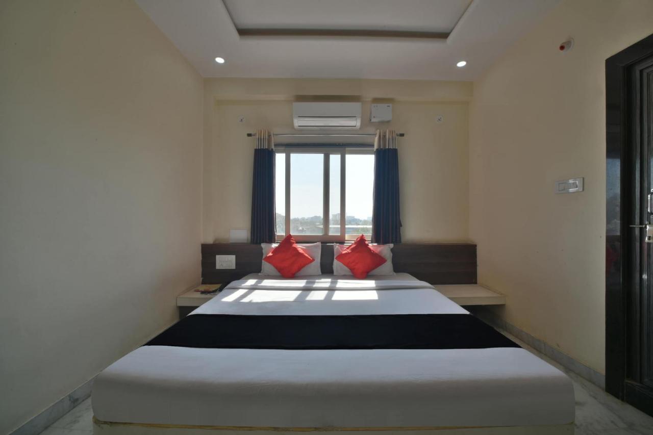 Oyo 70502 Mithila Palace &restaurant Hotel