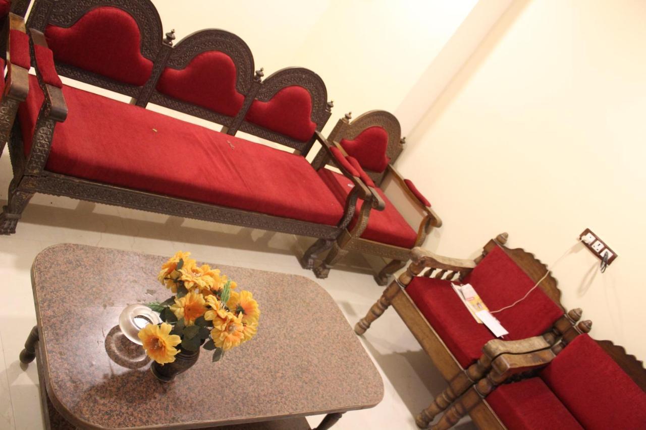 Ambay Palace Hotel 2*