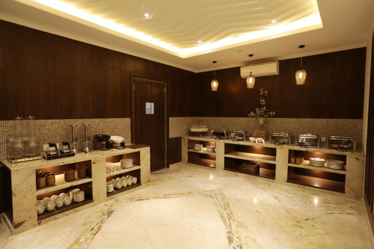 Hotel Shourya Residency Gulab Bagh 3*
