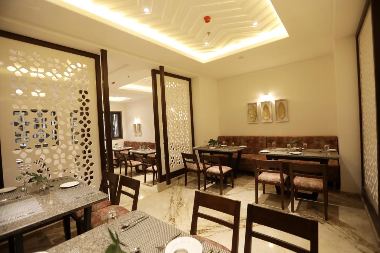 Hotel Shourya Residency Gulab Bagh 3*
