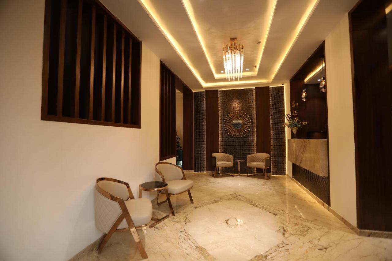 Hotel Shourya Residency Gulab Bagh 3*