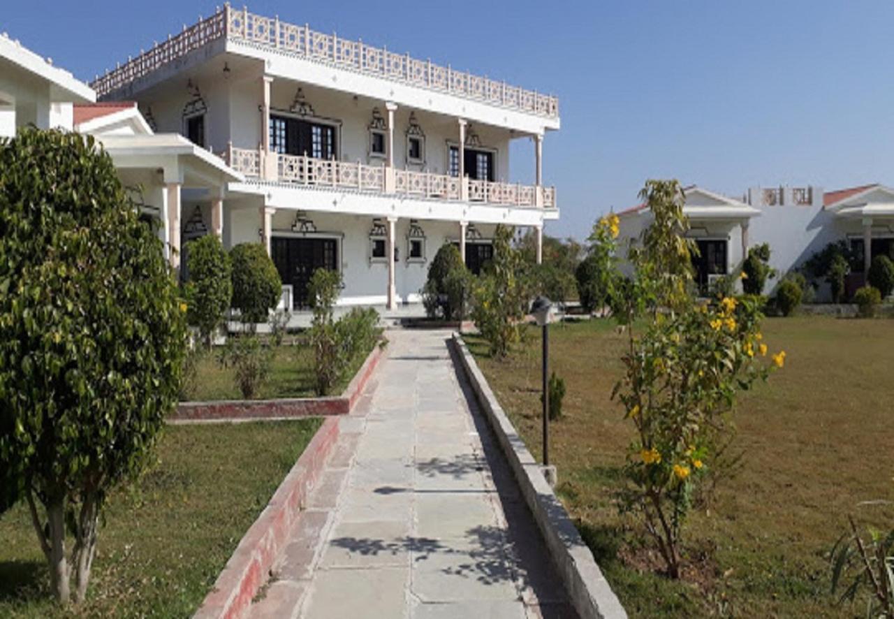 Hotel La Fortuna And Udaipur