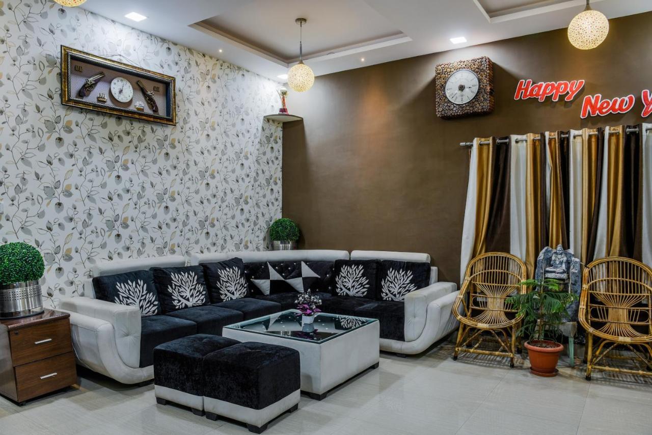 Oyo 11868 Rk Residency Hotel 3*