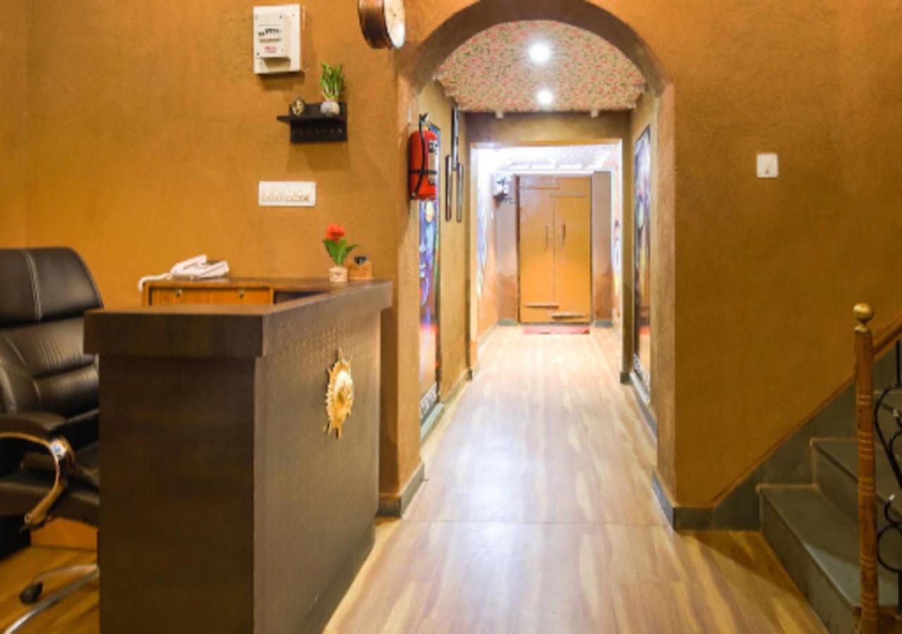 Hotel Surya Vilas 2*