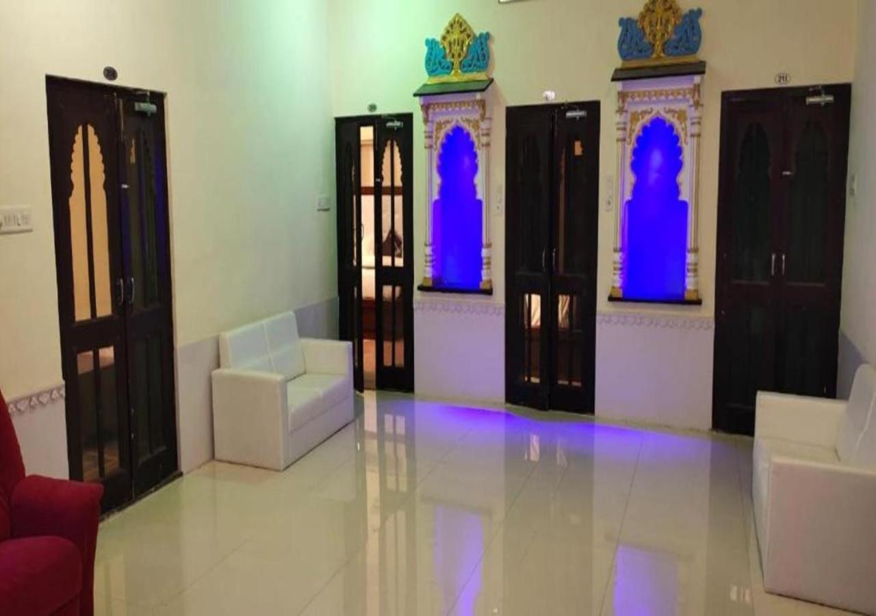 Hotel Collection O Sandal Udaipur