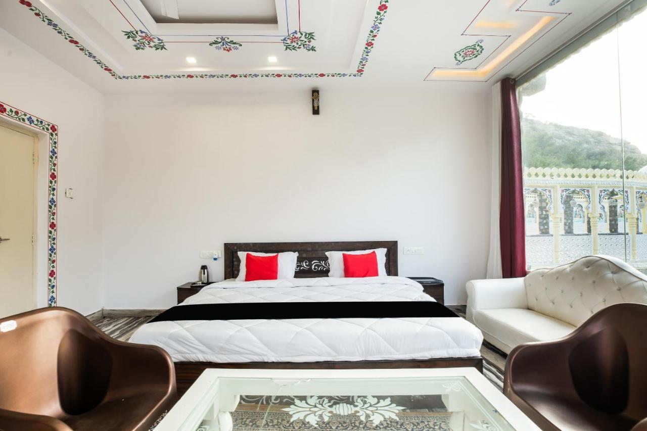 Hotel Capital O 66699 Badi Garh And 3*