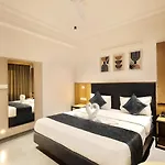 Hotel Sparkle Inn Just 400 Meters From Udaipur Railway Station