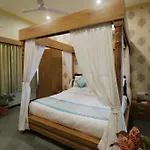 Keshav Resort