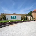 Elivaas 2 Bhk Pet Friendly Villa With Pvt Pool - Heaven In Hill
