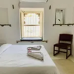 Peacock Guest House - Lake View Hotel In Udaipur