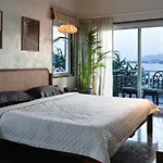 The Lake Villa