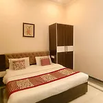Hotel Jagat Villa Near Fatehsagar Lake