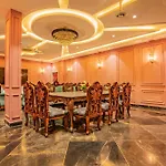 Tripli Hotels White Manor