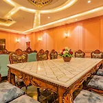 Tripli Hotels White Manor