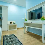 Tripli Hotels White Manor