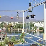 Raahi Backpacker\'S Hostel