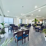 The Glance Inn Udaipur By Naina Staycation - Rooftop Swimming Pool ! Prime Location ! Most Awarded ! Big Parking !