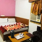 Hotel Udai Palace - Centrally Located Budget Family Stay