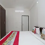 Oyo Home 10059 Modern 2Bhk Gulabh Bagh