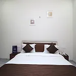 Oyo Home 9888 1Bhk Near Celebration Mall