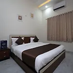 Oyo Home 9888 1Bhk Near Celebration Mall