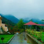 Holiday Hill Resort & Spa
