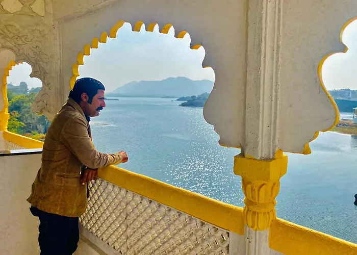 Haveli Balavh With Lake Facing Balcony