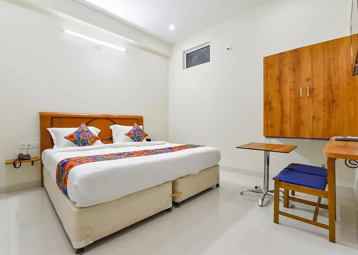 Fabhotel Rainbow