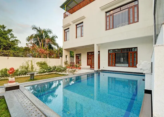 Hotel Karohi Villa