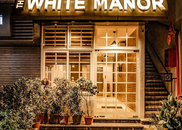 Tripli Hotels White Manor
