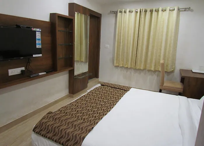 Hotel Divine Inn