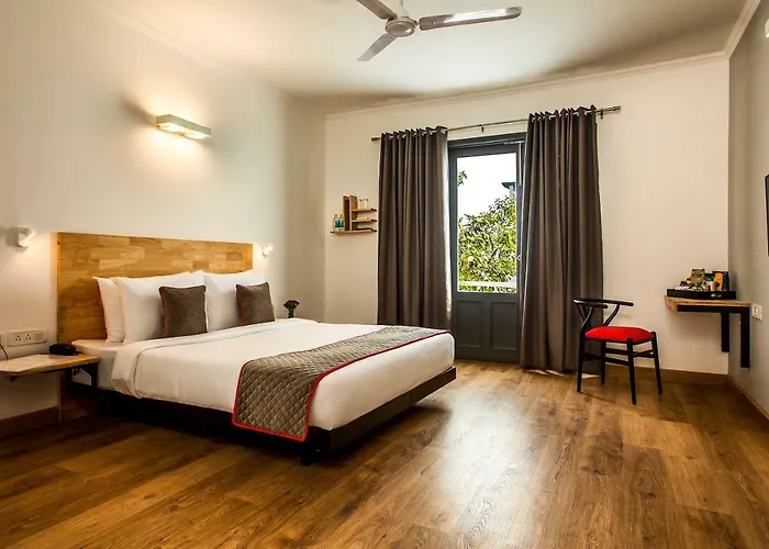 OYO Townhouse 172 Hotel Broadway UIT Circle
