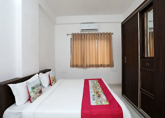 Oyo Home 10059 Modern 2Bhk Gulabh Bagh