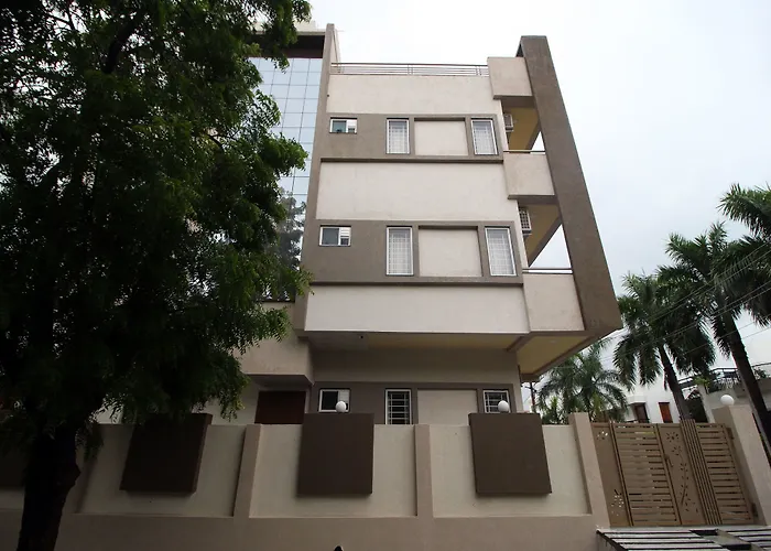 Oyo Home 9888 1Bhk Near Celebration Mall