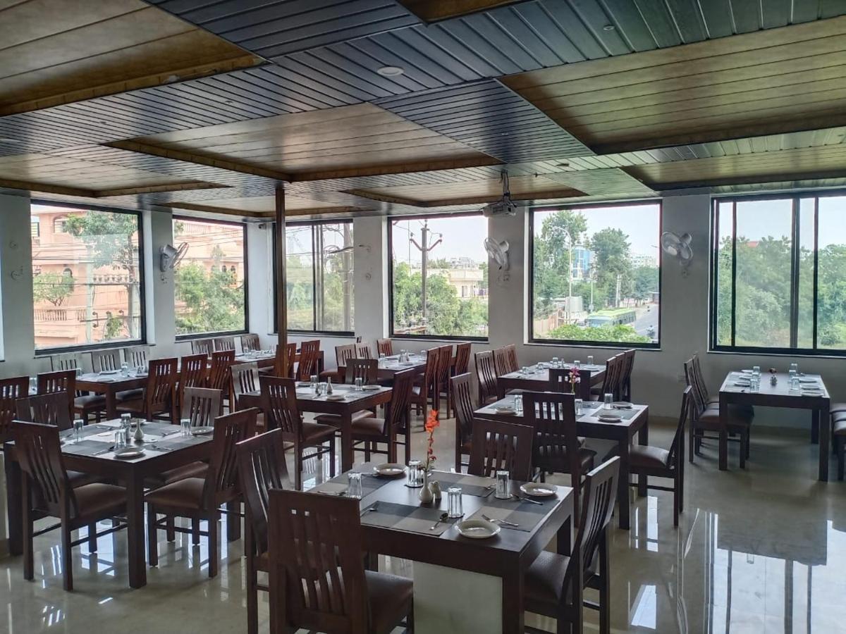 Paradise Hotel