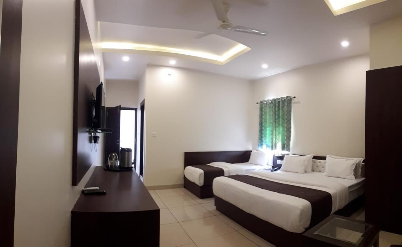 Paradise Hotel