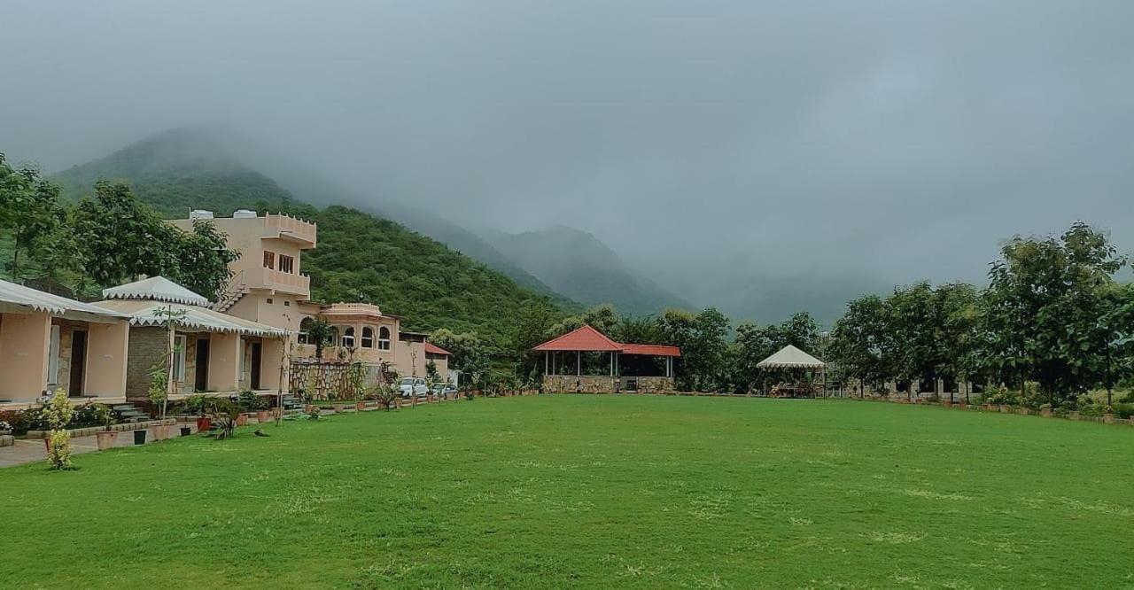 Kanj Holiday Hill & 4*