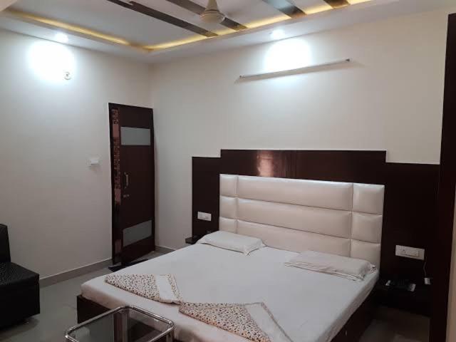 Badam Bagh Resort *