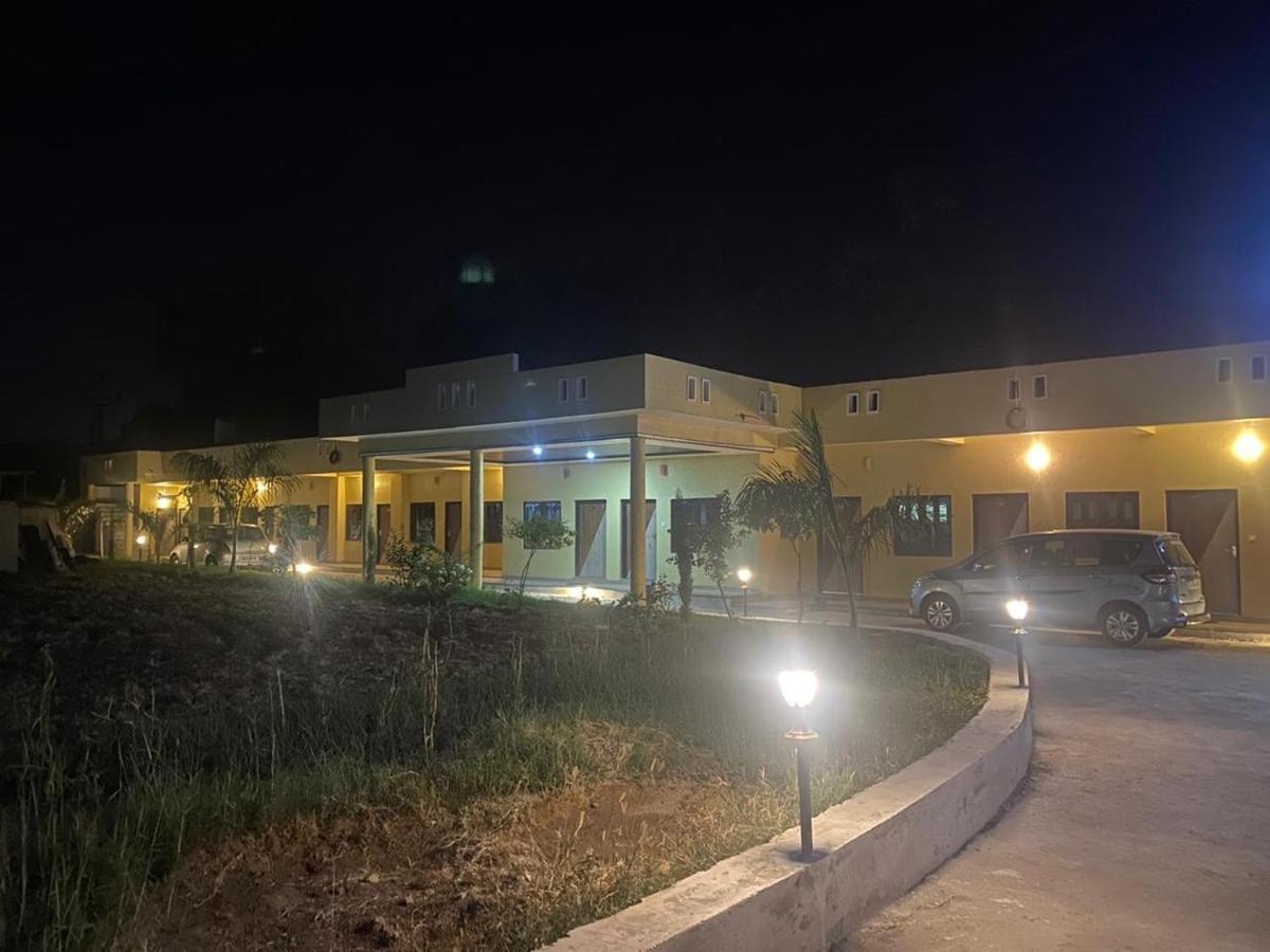 Badam Bagh Resort *