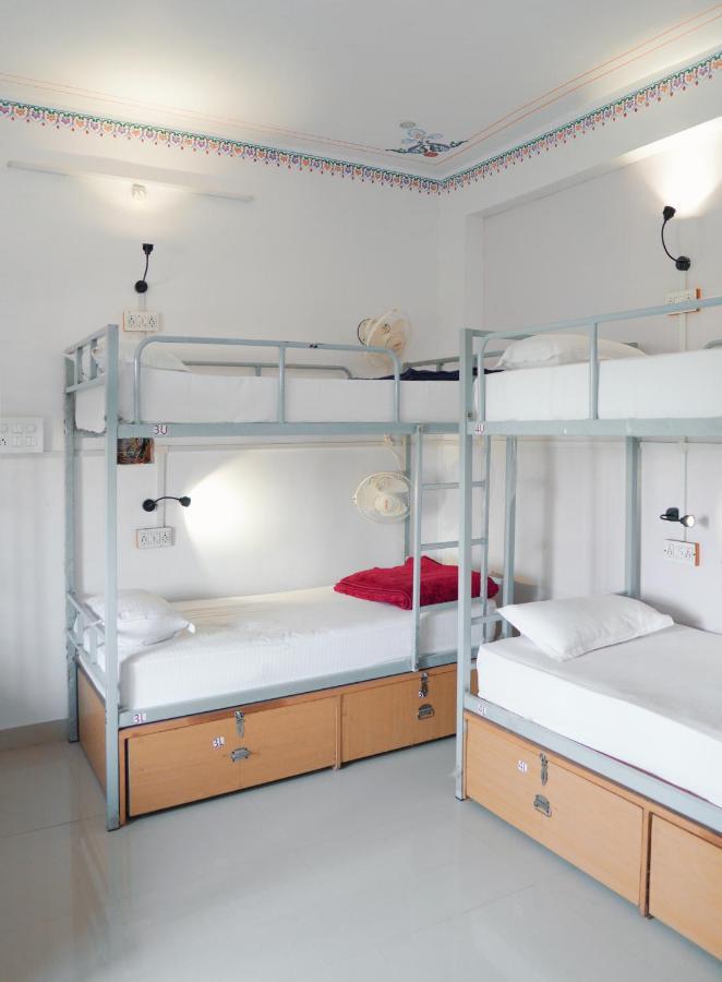 Musafir Hostel *