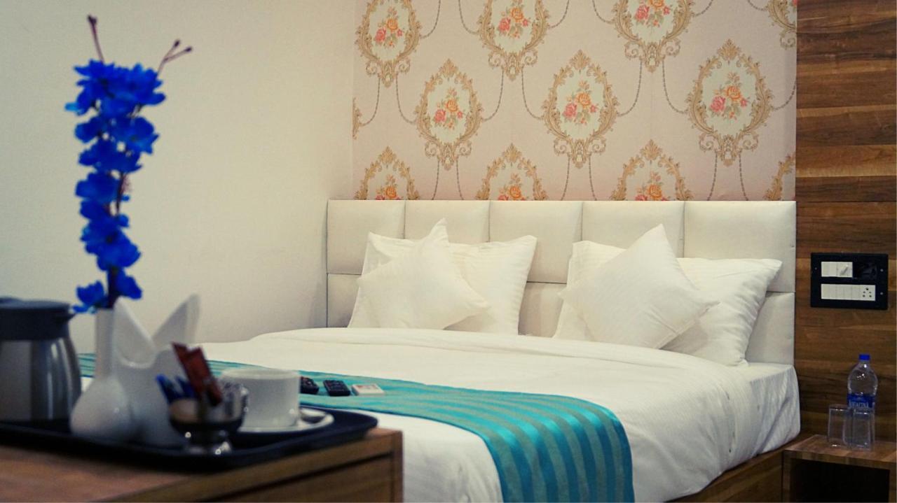 Hotel Spring Sky By Shrigo Udaipur