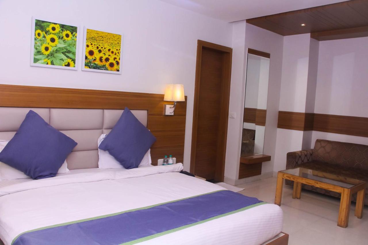 Hotel Blu Orchid Udaipur Hotel