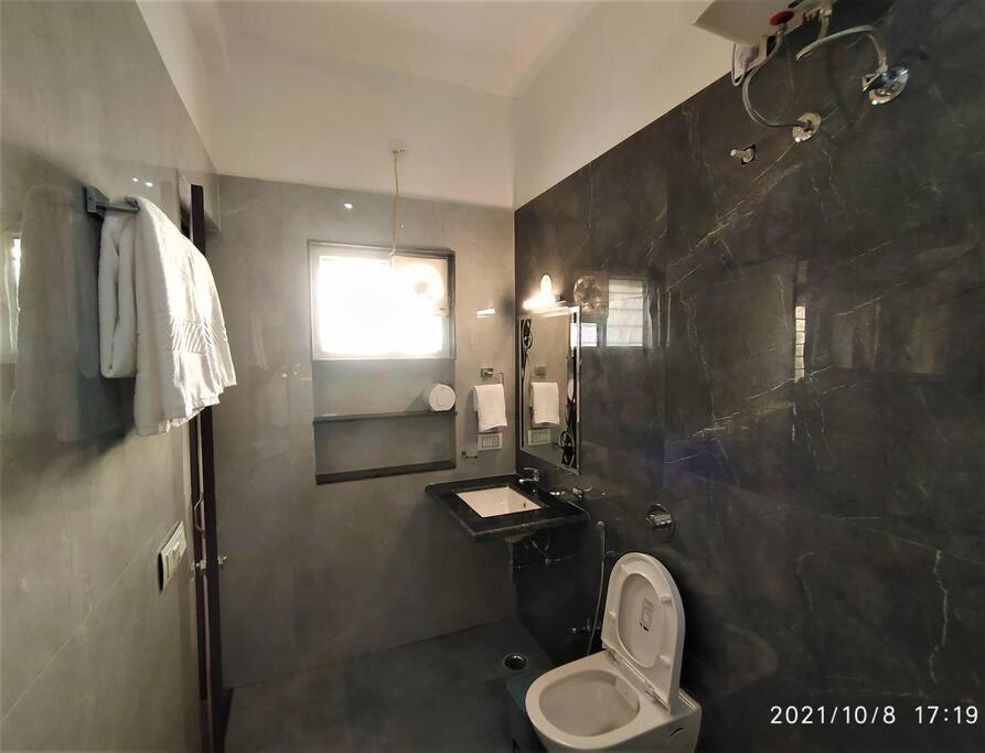 Nine Hill - 2bhk Private With Pool