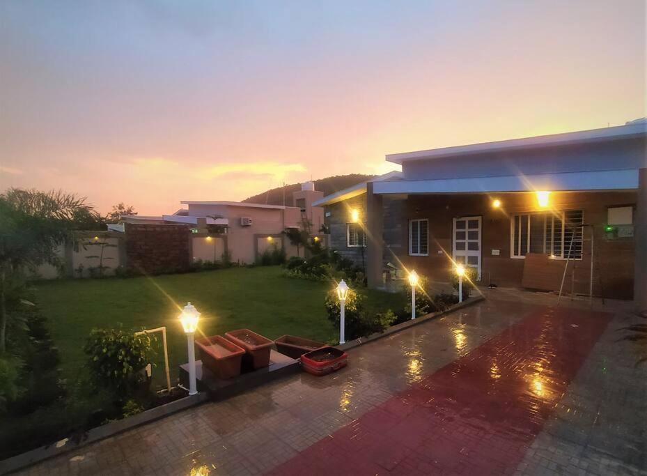 Villa Nine Hill - 2bhk Private With Pool
